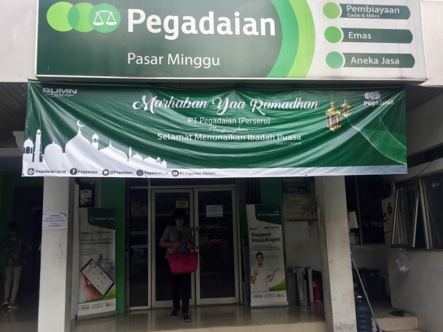 Kondisi Pegadaian Cabang Pasar Minggu Jakarta Selatan, jelang Lebaran 2019, Rabu (22/5). Foto: Nurul Nur Azizah/kumparan