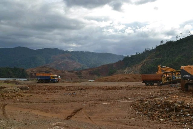 Salah satu lokasi Tambang di Sulawesi Tengah yang tidak di reklamasi oleh pihak perusahaan Tambang. Foto: Dok. Jatam Sulteng.