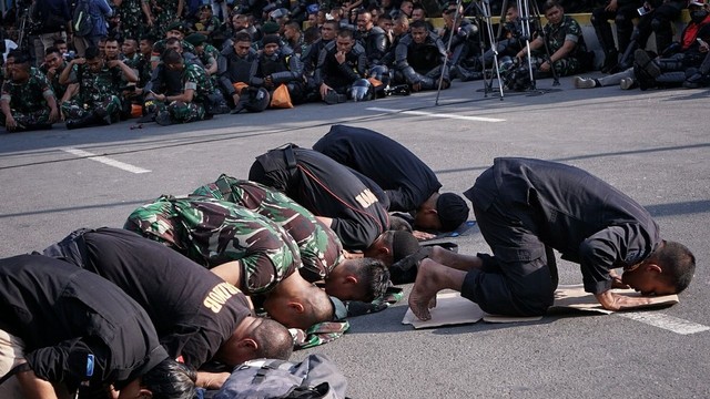 Demo di Depan Gedung Bawaslu