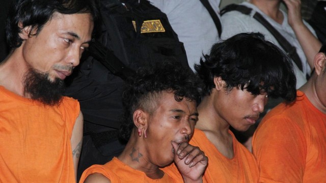 Konferensi pers kerusuhan, Kawasan Bawaslu, Barang bukti, Tersangka