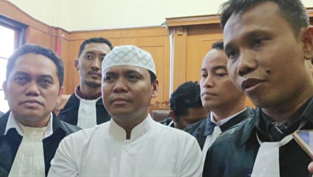 Terdakwa penghinaan dan pencemaran nama baik terhadap Nahdatul Ulama (NU) Sugi Nur Raharja alias Gus Nur di PN Surabaya, Kamis (23/5). Foto: Yuana Fatwalloh/kumparan