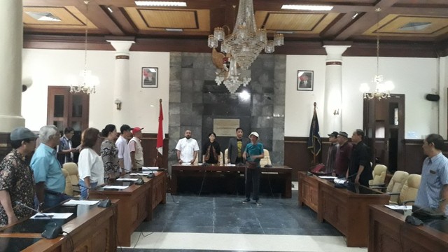 Aktivis lintas kalangan Yogyakarta di Gedung DPRD DIY, Kamis (23/5/2019). Foto: ken.