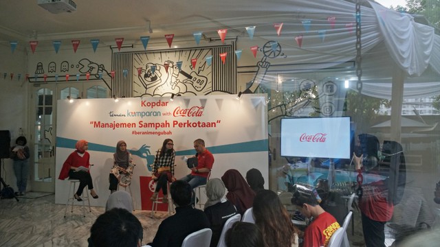 Suasana diskusi acara "Manajemen Sampah Perkotaan" di kantor kumparan, Jakarta (25/5). Foto: Abil Achmad Akbar/kumparan