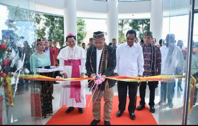 Menristekdikti Resmikan Universitas Katolik Pertama di Flores (814912)