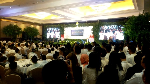 Suasana buka puasa Presiden Jokowi dan Anggota HIPMI di Ritz Carlton Kuningan. Foto: Faahrian Saleh/kumparan