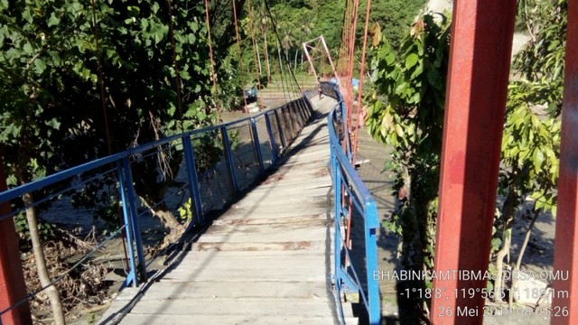 Kondisi Jembatang Gantung Saluki Desa Omu, Kecamatan Gumbasa yang nyaris rubuh. Foto: Istimewa