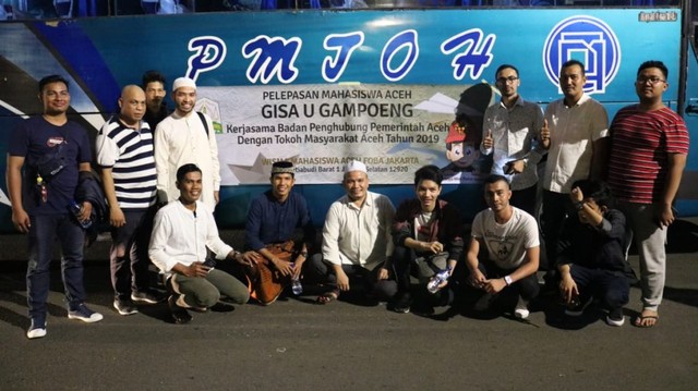 Pemberangkatan mahasiswa asal Aceh peserta mudik gratis yang difasilitasi oleh Pemerintah Aceh, Minggu malam (26/5). Foto: Dok. BPPA