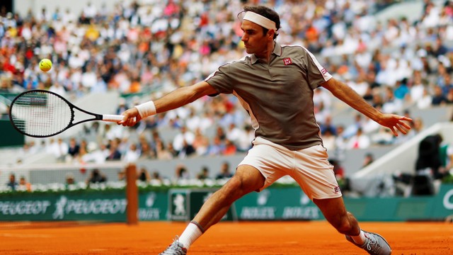 Roger Federer di babak pertama Prancis Terbuka 2019. Foto: REUTERS/Kai Pfaffenbach