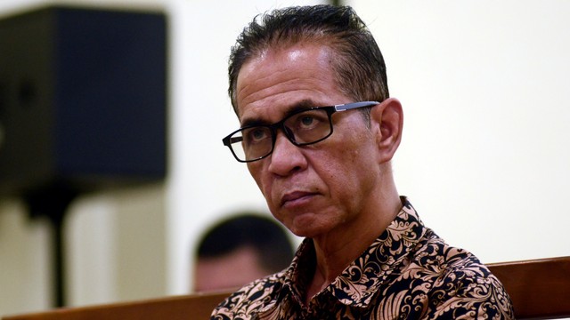 Bupati Mesuji noaktif Khamamik di Pengadilan Tipikor Bandar Lampung