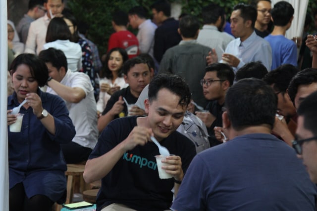 Bukber Virtual, Cara Tetap Bersama Walau Terpisah Jarak (285051)