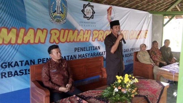 Wakil Bupati Bojonegoro saat beri  sambutan dalam acara peresmian Rumah Produksi Cacing di SPR Mega Jaya Dusun Ngantru Desa Sekaran Kecamata Kasiman.  Selasa (28/05/2019)