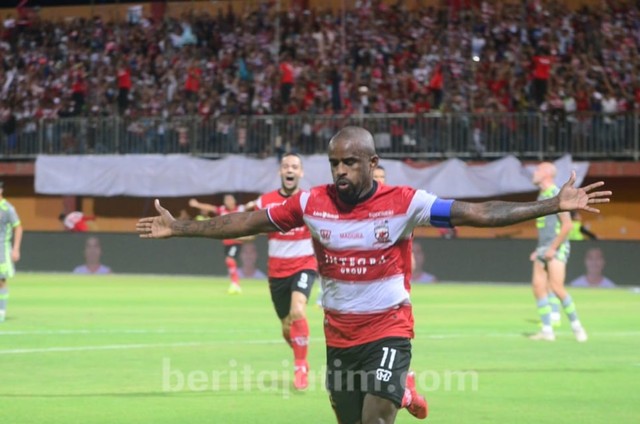 Dejan Antonic Akui Timnya Kerja Keras Kalahkan Borneo FC