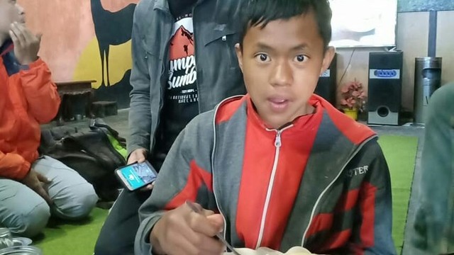 Remaja 12 tahun yang hilang 2 hari di Gunung Sumbing ditemukan. Foto: Dok. BPBD Jateng