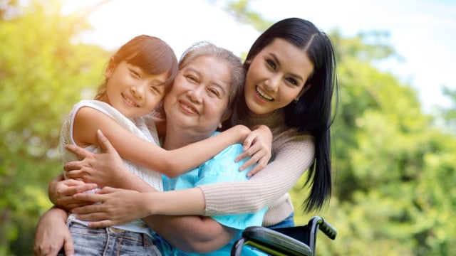 Studi: Nenek Lebih Sayang Cucu Dibandingkan Anaknya Sendiri. Foto: Shutterstock