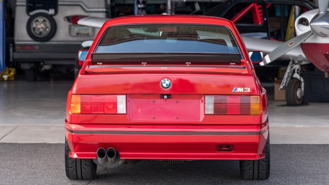 BMW E30 1989