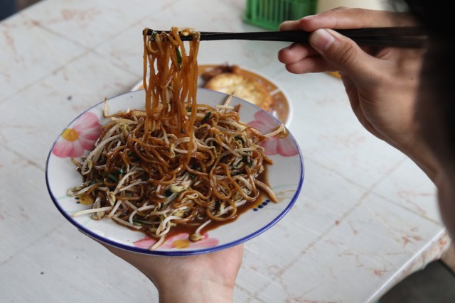 Tiam Mie alias Mi Goreng Manis Khas Pontianak.