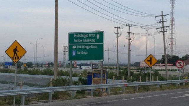 Rambu Exit Tol Paspro Tertulis Nama Desa, Pemudik Kecele