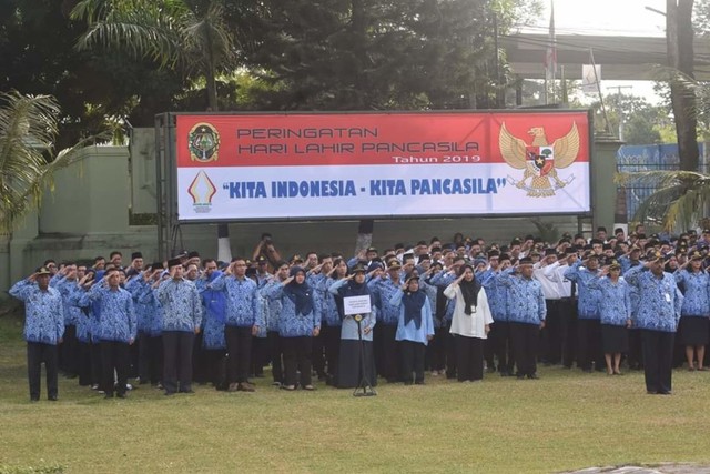 Aparatur Sipil Negara (ASN) yang ikuti upacara Hari Lahir Pancasila di Lapangan Balaikota Yogyakarta, Sabtu (1/6/2019). Foto: atx.