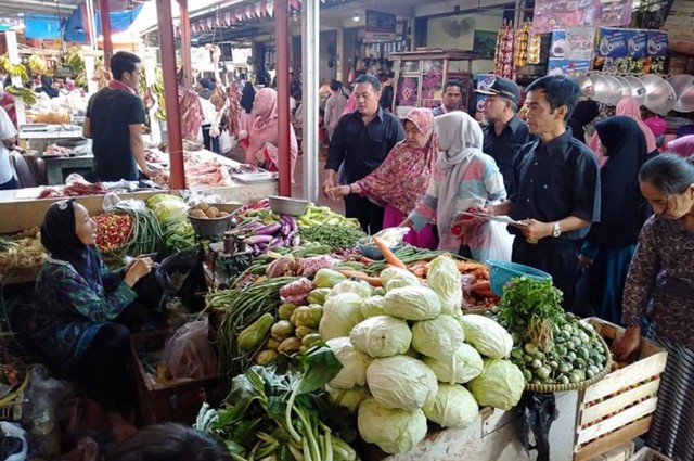 31052019-Kepokmas-Pasar-Sembako-Kuningan-Andri-2-768x510.jpg