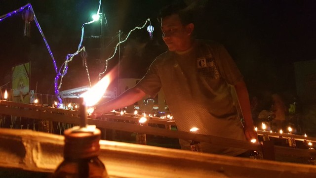 Melihat Tradisi Malam Pasang Lampu di Gorontalo (134209)