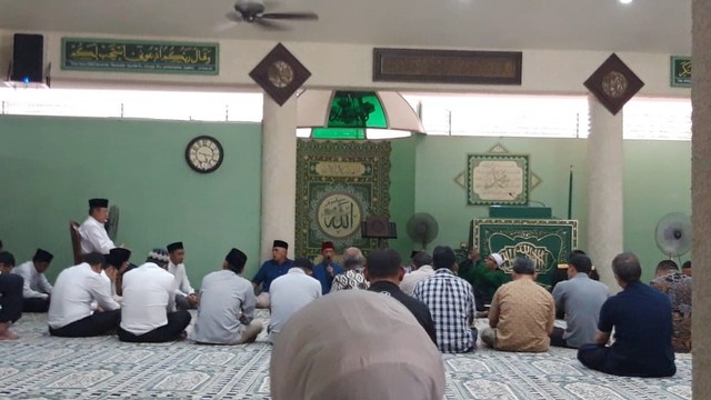 Susasan di dalam Masjid Istiqamah di KBRI Singapura sebelum salat jenazah Ani Yudhoyono. Foto: Dok. Istimewa