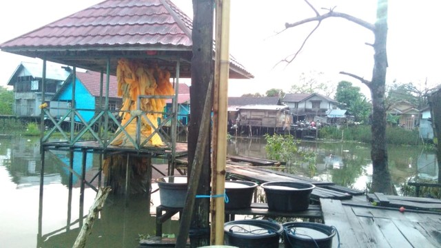 Situs keramat Tunggul Kuning, di Jalan Ampera, Kelurahan Basirih, Kota Banjarmasin. Warga banyak ke sana saat Ramadan 1440 Hijriah untuk memanjatkan nazat. Foto: Donny Muslim/banjarhits.id