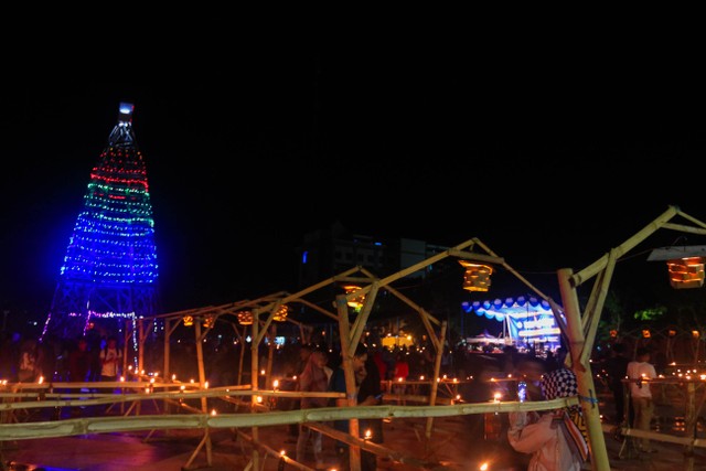 Merawat Tradisi Tumbilotohe lewat Miniatur Menara Pakaya Limboto (400976)
