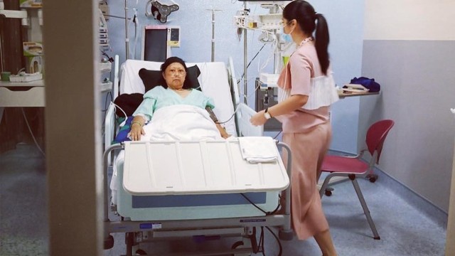 Annisa Pohan: Pak SBY Tidur di Lantai Dampingi Bu Ani di ICU (58571)