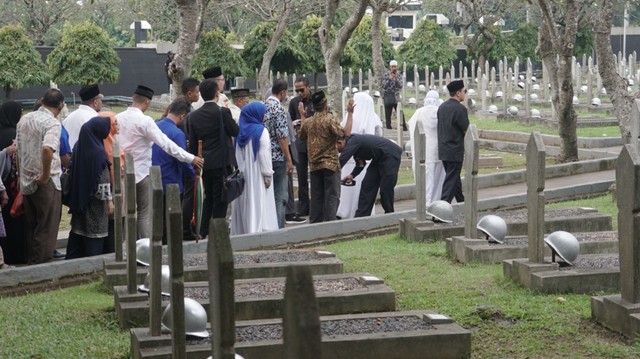 cerita mistis taman makam pahlawan kalibata Foto Keamanan Ketat di TMP Kalibata Jelang Pemakaman Ani 