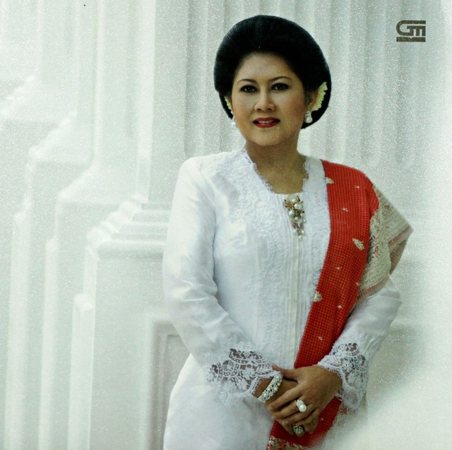 Ani Yudhoyono. Foto: Dok. Repro buku "Ani Yudhoyono: Kepak Sayap Putri Prajurit"