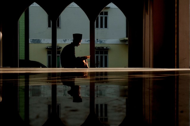 Ilustrasi ibadah di Masjid Foto: Kementerian Pariwisata