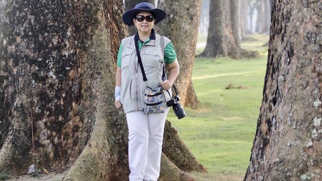 LIPSUS, Ani Yudhoyono Ani Yudhoyono saat memotret