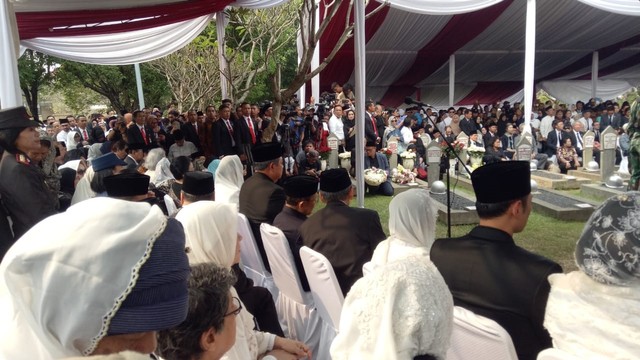 Suasana pemakaman Ani Yudhoyono di Taman Makam Pahlawan Kalibata, Jakarta Selatan. Foto: Fahrian Saleh/kumparan