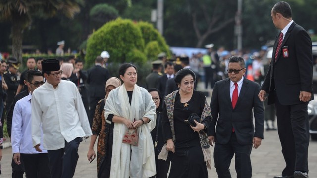 Hasto Kristiyanto: Mau Gabung Koalisi Jokowi Harus Kerja Keras (170116)