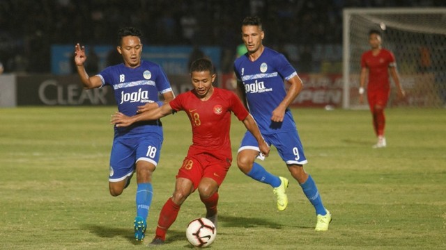 Timnas U-23 melawan PSIM Yogyakarta
