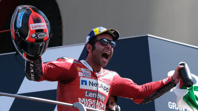 Selebrasi Danilo Petrucci usai memenangi GP Italia. Foto: REUTERS/Rafael Marrodan