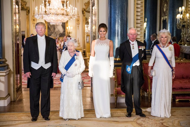 Penuh Skandal & Sempat Tak Direstui, Ini Kisah Cinta Pangeran Charles & Camilla (8664)