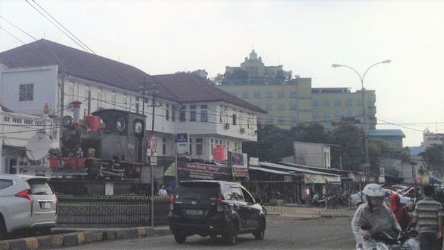 Lokomotif di Stasiun Bandung. (Iman Herdiana)