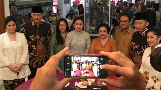 Hasto Kristiyanto: Mau Gabung Koalisi Jokowi Harus Kerja Keras (170119)