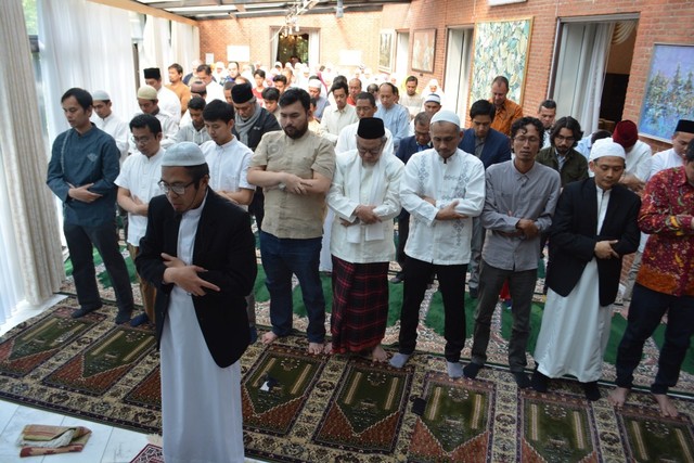 Salat Idul Fitri di Wisma Indonesia Kopenhagen. (Dok. KBRI Kopenhagen)