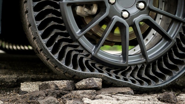 Ban Tanpa Udara Michelin Uptis Saingan TNI AD, Siap Masuk Indonesia? (48096)