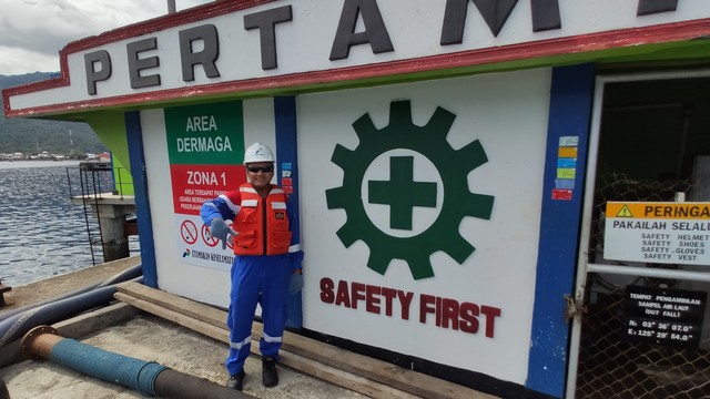 Wahyu Hidayat, petugas Terminal BBM Kepulauan Sangihe Talaud. Foto: Dok. Pertamina