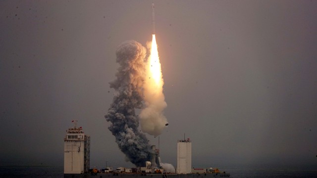 Roket Long March 11 dari China. Foto: China Daily/Reuters