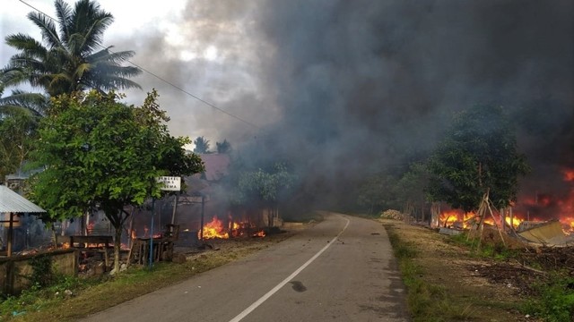Puluhan rumah terbakar, Kerusuhan di Buton, Sulawesi Tenggara