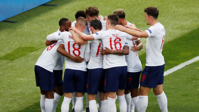 Selebrasi dari para pemain Timnas Inggris. Foto: REUTERS/Susana Vera