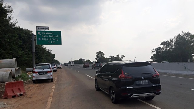 Situasi lalu lintas di Ruas Tol Cikampek menuju Jakarta