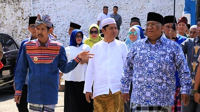 Gubernur Sulawesi Tenggara, Ali Mazi (paling kanan). Dok: Istimewa.
