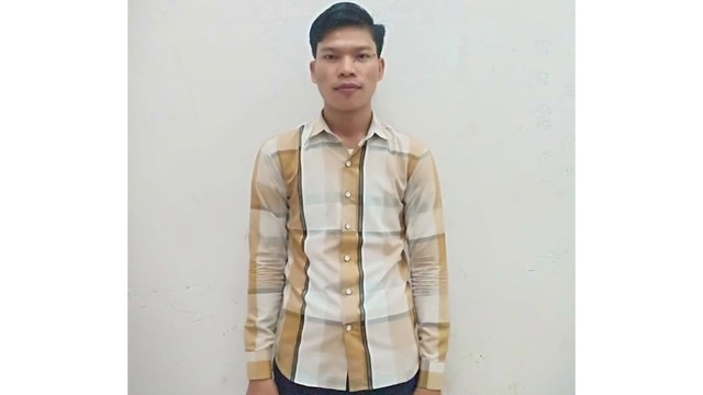 Mahasiswa Asal Kamboja Math Alimin.jpg