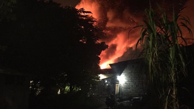 Kebakaran di Lapak Pemulung Pasar Minggu