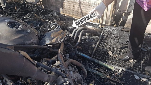 Moge yang terbakar akibat korsleting listrik di Kabupaten Tabanan, Bali. Foto: Dok. Polres Tabanan